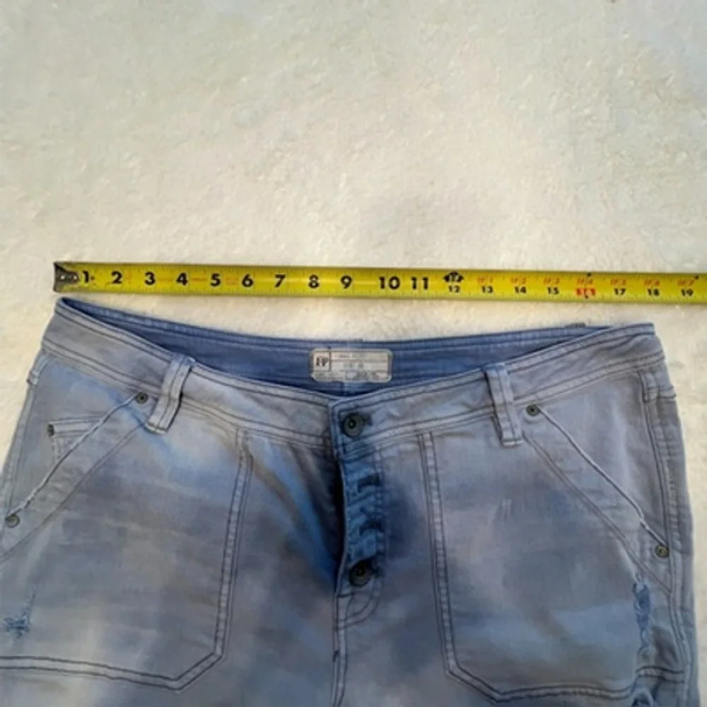Free People Mountaineer Relaxed Straight Jeans Light Wash‎ Denim Womens Size 12